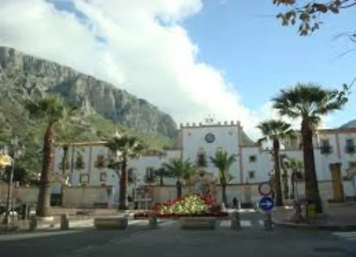 Villa Ina Cinisi 0*,